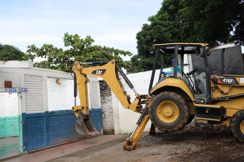 dom-realiza-la-renovacion-del-centro-escolar-el-refugio-ahuachapan-norte